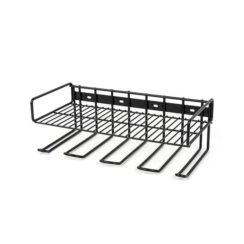 Seinään kiinnitettävä sähkötyökalujen järjestäjä autotalliin