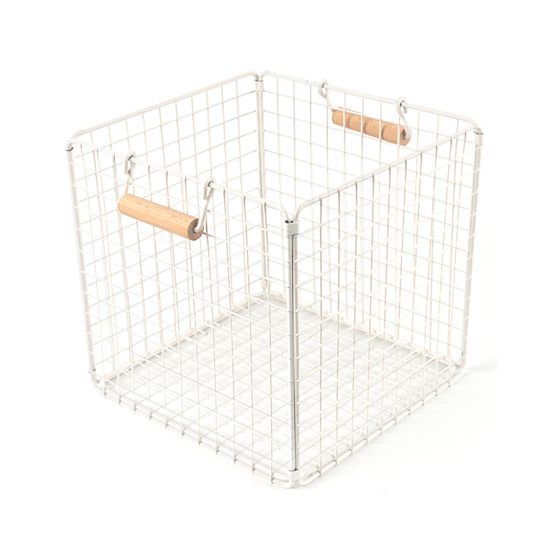 Langalliset säilytyskorit puisilla kahvoilla ruokakomeroa varten