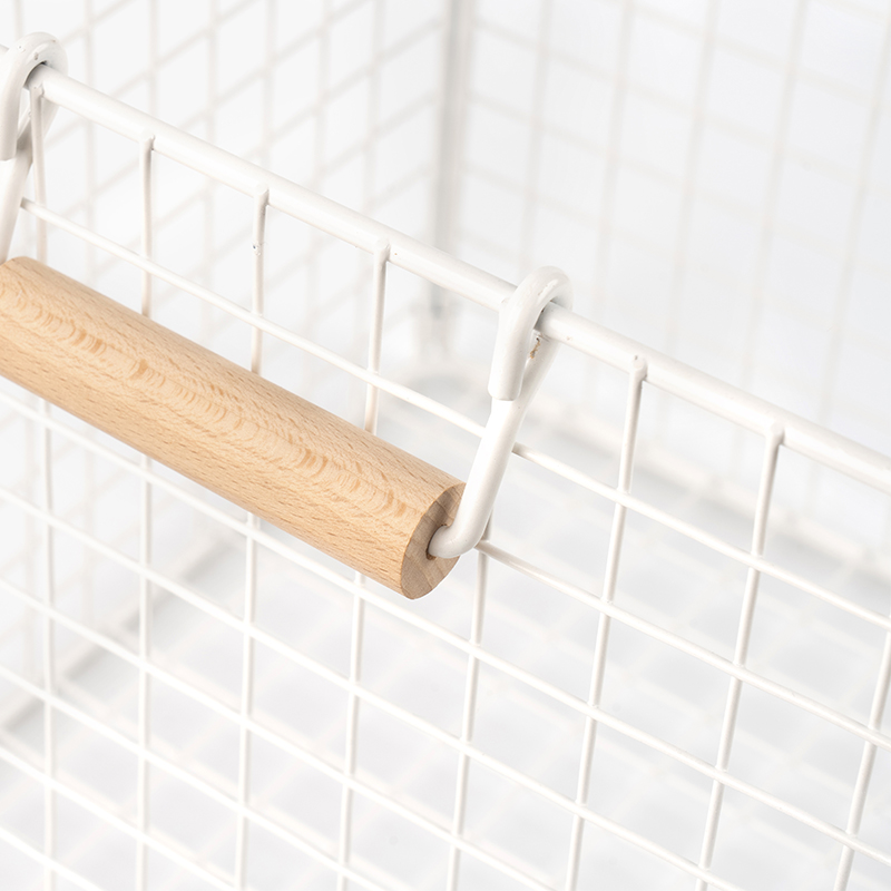 Langalliset säilytyskorit puisilla kahvoilla ruokakomeroa varten