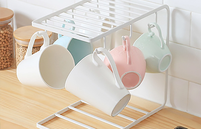 Kuinka valita metalliteline keittiön kupeille